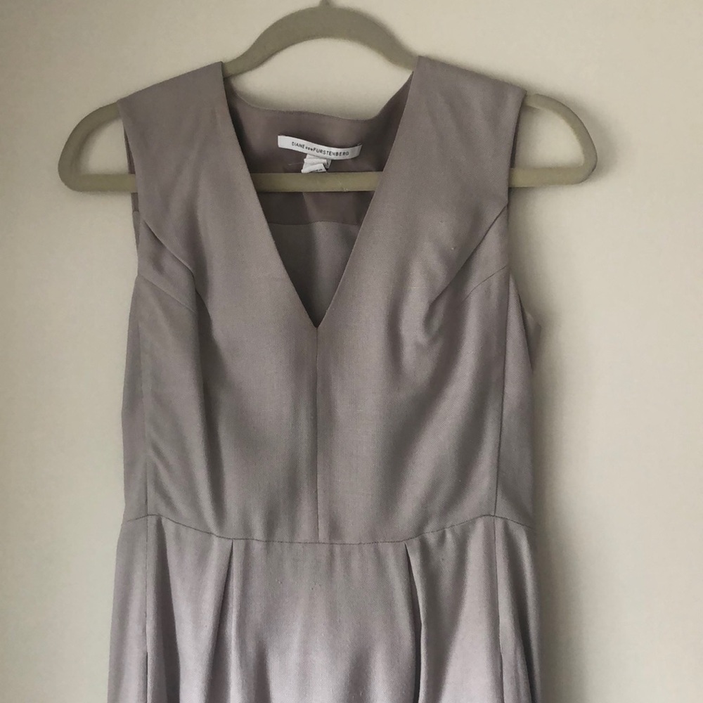 DIANE VON FURSRENBERG linen dress